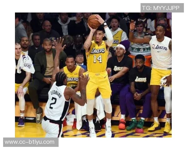 库巴追三人组本赛季表现出色14场比赛正负值高达61净效率达到150 库巴追三人组本赛季表现出色14场比赛正负值高达61净效率达到150