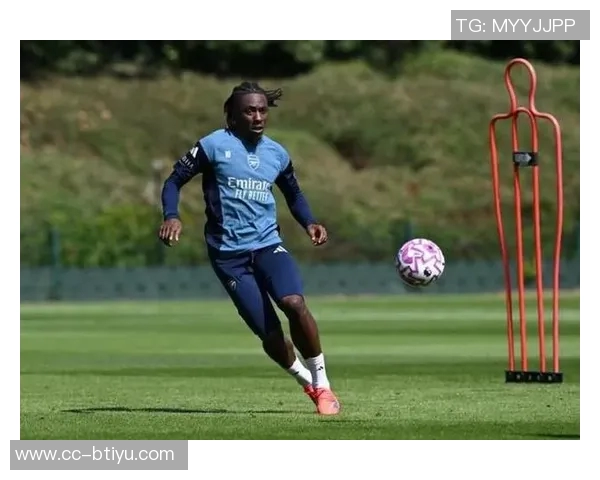 埃泽展现卓越实力有望引领阿森纳冲击冠军荣耀 埃泽展现卓越实力有望引领阿森纳冲击冠军荣耀