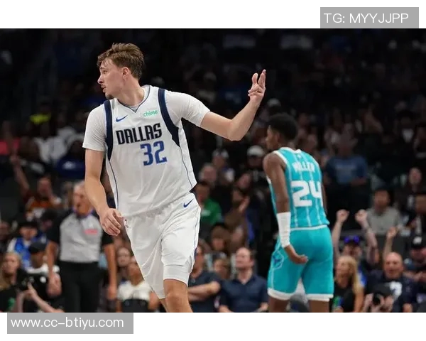 独行侠官推分享明星球员登机合影浓眉克莱弗拉格拉塞尔齐聚一堂 独行侠官推分享明星球员登机合影浓眉克莱弗拉格拉塞尔齐聚一堂