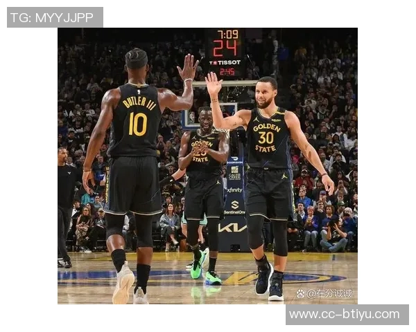 库里晒图热情欢迎新队友兄弟同框合影期待成真瞬间